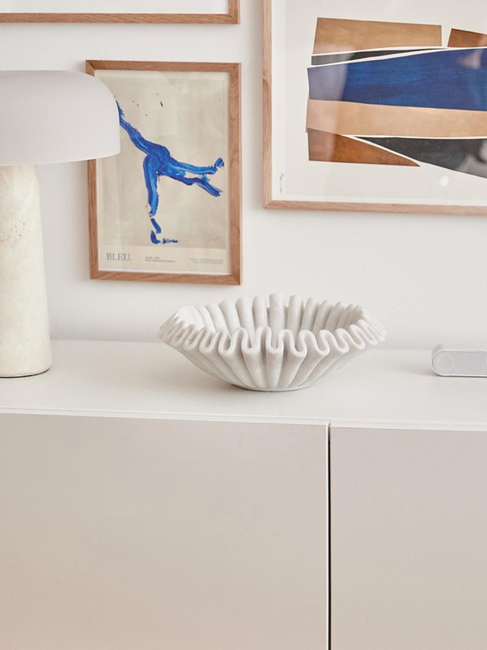 Ručně vyrobená dekorativní mramorová mísa Santorini, 2 449 Kč, Westwing Collection
