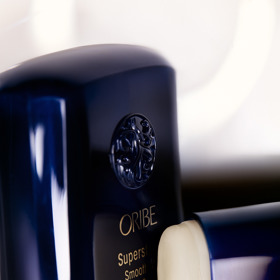 Stylingový vosk ve sticku Oribe, 1 325 Kč (38 g), prodává e-shop Na stejné vlně
Stylingový vosk ve sticku Oribe, 1 325 Kč (38 g), prodává e-shop Na stejné vlně