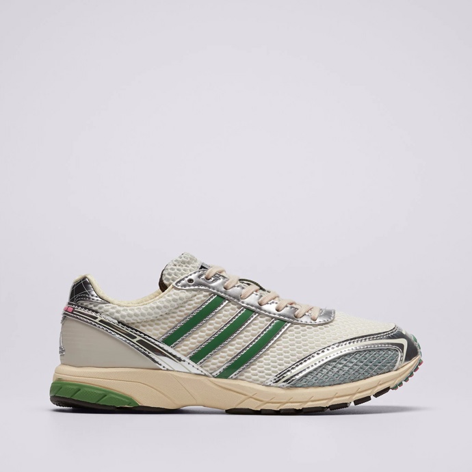 adidas, 2990 Kč, sizeer.cz
adidas, 2990 Kč, sizeer.cz
