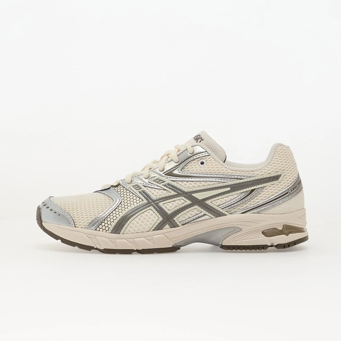 Asics, 2959 Kč, footshop.cz
Asics, 2959 Kč, footshop.cz