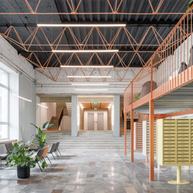 Ubytovna s názvem KOSMALT vznikal v 60. letech pod dohledem architektů Ladislava Greče a Róberta Kandríka. Stojí na košickém sídlišti Terasa jako výrazný orientační bod.
Ubytovna s názvem KOSMALT vznikal v 60. letech pod dohledem architektů Ladislava Greče a Róberta Kandríka. Stojí na košickém sídlišti Terasa jako výrazný orientační bod.
