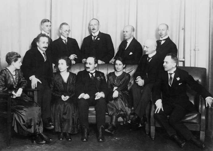 Fyzikové a chemikové v Berlině, rok 1920. 
