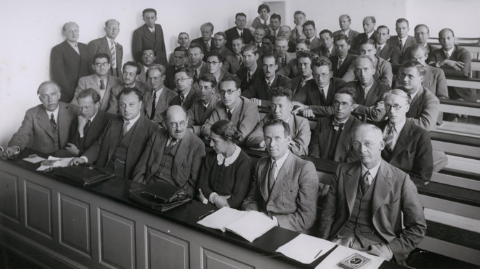 Konference, rok 1937
