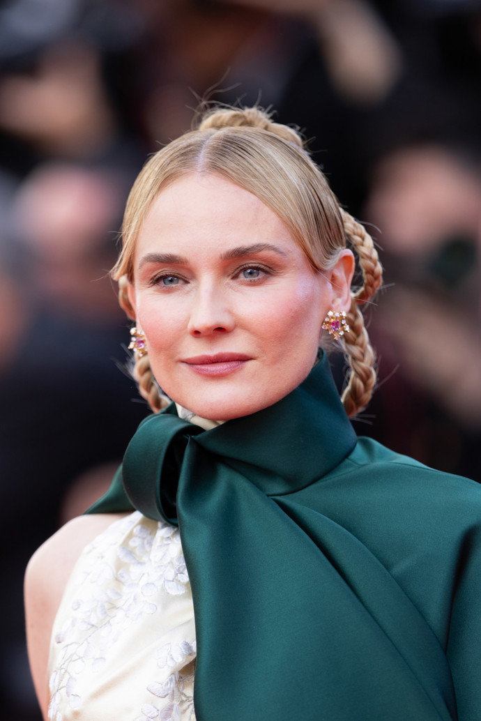 Diane Kruger je většinou věrná minimalismu, ale v Cannes překvapila propracovaným účesem
