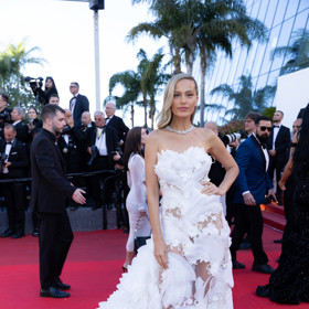 2026: Petra Němcová na filmovém festivalu v Cannes okouzlila v bílé róbě s 3D květy
2026: Petra Němcová na filmovém festivalu v Cannes okouzlila v bílé róbě s 3D květy