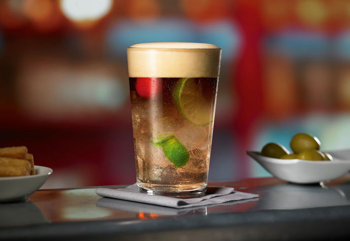 Typická hořko kyselá receptura se bude dobře doplňovat s kvalitní kávou, třtinovým cukrem, hořkým aperitivem, kuličkami černého pepře, kostkami ledu, limetkou, citronem, perlivou vodou, koktejlové třešně a ledovou tříští. 
