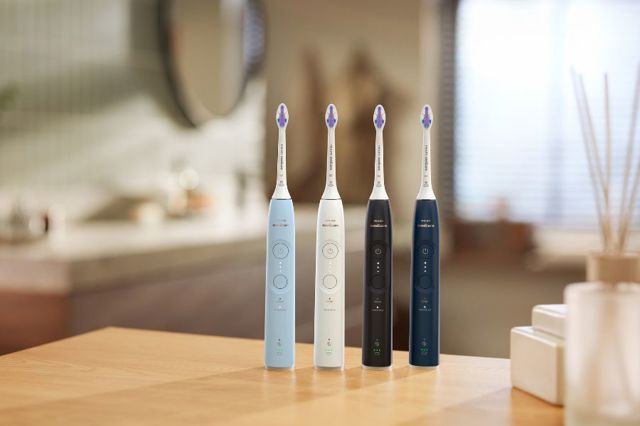 Kartáčky Philips Sonicare nové generace jsou až 10x efektivnější než běžné čištění.
Kartáčky Philips Sonicare nové generace jsou až 10x efektivnější než běžné čištění.