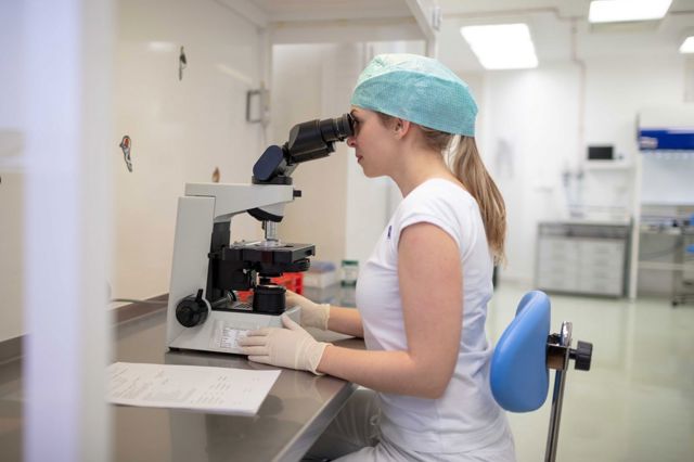 Lékaři z kliniky Gennet pomohli za 30 let k narození 18 000 dětí Lékaři z kliniky Gennet pomohli za 30 let k narození 18 000 dětí
