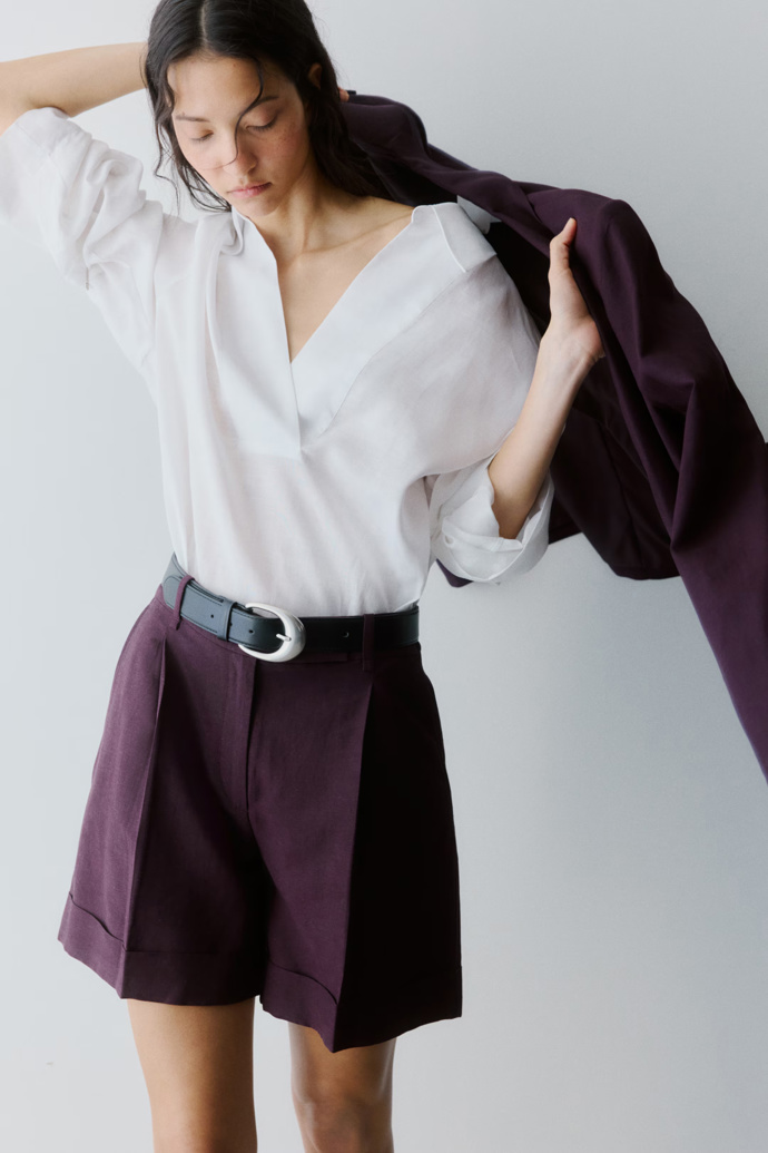 Bordó šortky, H&M, 619 Kč
