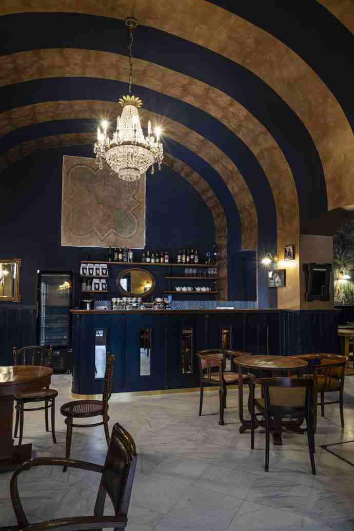 Interiér kavárny navrhoval filmový architekt Jan Vlček
