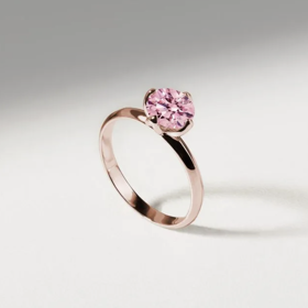 Zásnubní prsten ze 14karátového růžového zlata s růžovým lab grown diamantem, Klenota, 54 900 Kč

