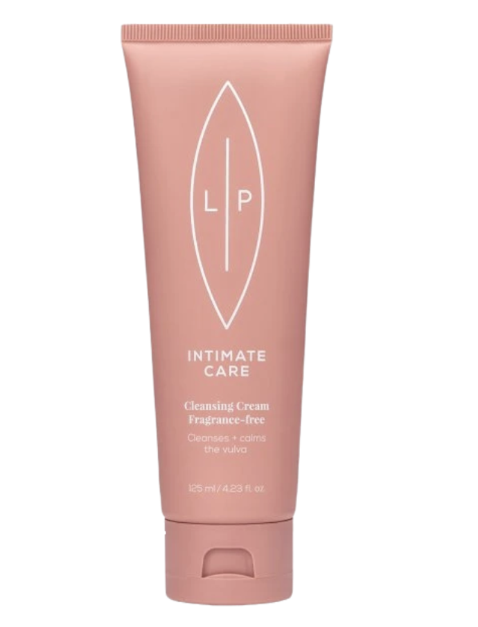Lip Intimate Care, čistící krém na intimní hygienu. Je vhodný pro každodenní použití, nezanechává mastný film a je ideální i pro velmi citlivou nebo suchou pokožku, 726 Kč, prodává Růžový slon
