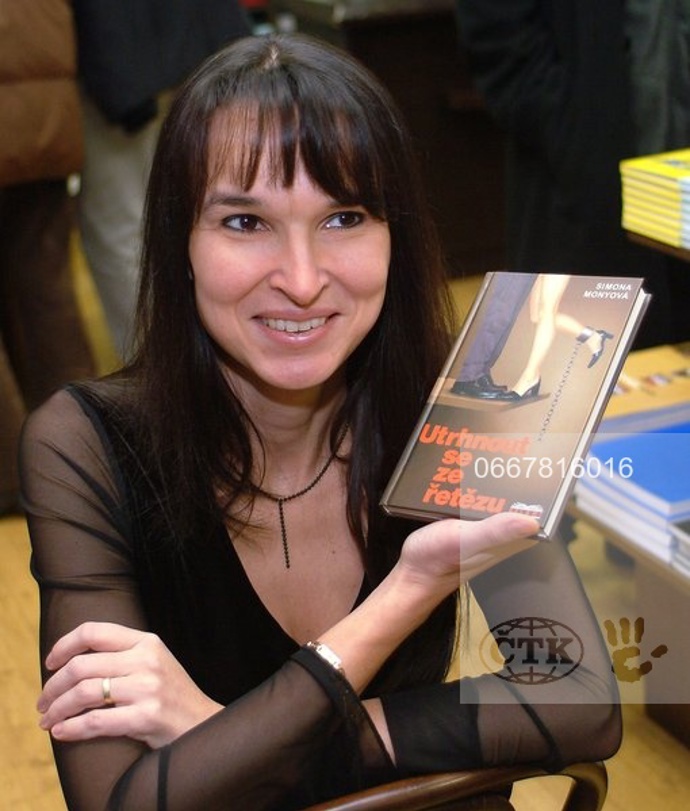 Simona Monyová
