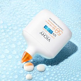 Hydratační neviditelný fluid Vichy SPF 50 UV Aqua, 536 Kč
Hydratační neviditelný fluid Vichy SPF 50 UV Aqua, 536 Kč