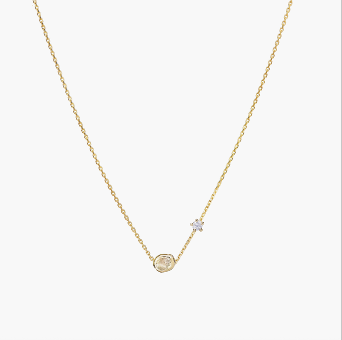 Náhrdelník s otiskem prstu a diamantem 27jewelery, 30 600 Kč. Doba dodání 4-6 týdnů, takže nedělní svátek můžete případně vyřešit voucherem
Náhrdelník s otiskem prstu a diamantem 27jewelery, 30 600 Kč. Doba dodání 4-6 týdnů, takže nedělní svátek můžete případně vyřešit voucherem