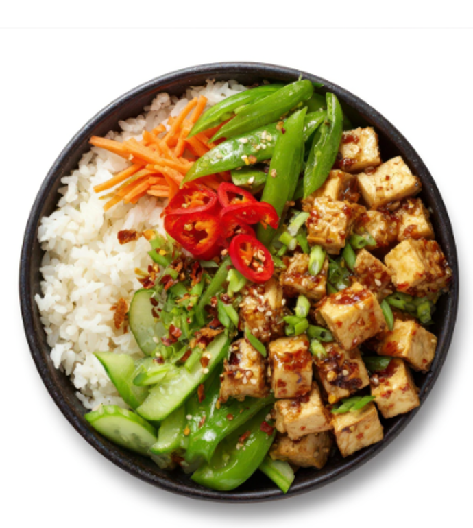 8. Restované tofu s rýží

tofu stačí krátce orestovat se zeleninou a sójovou omáčkou. Pokud máte zbytky rýže z předchozího dne, je jídlo hotové během několika minut.
