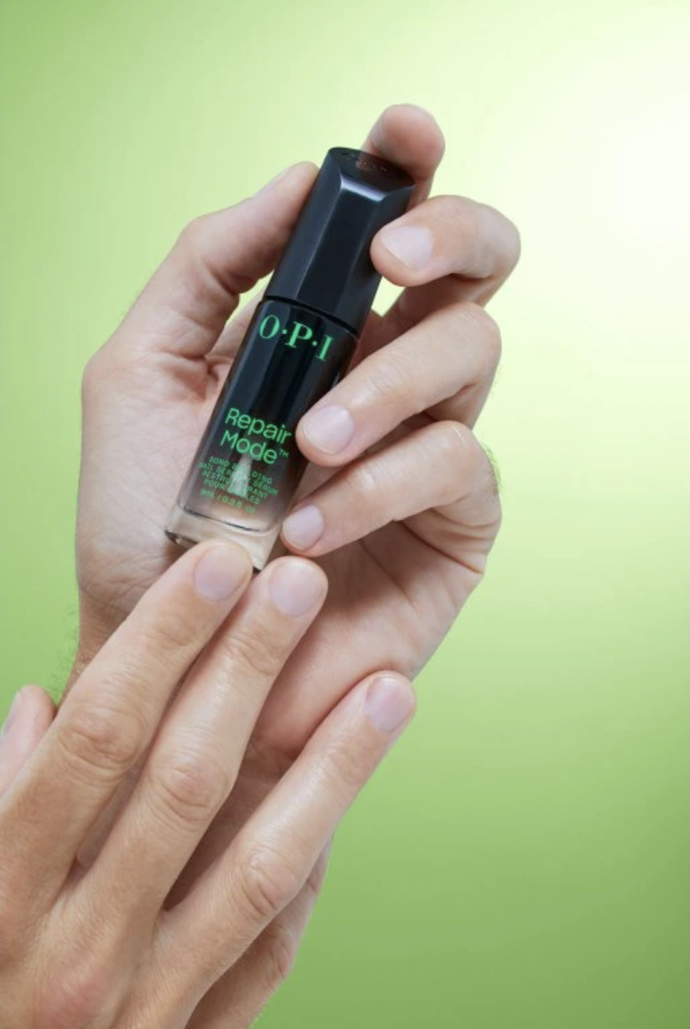 Sérum na nehty OPI Repair Mode, 820 Kč

