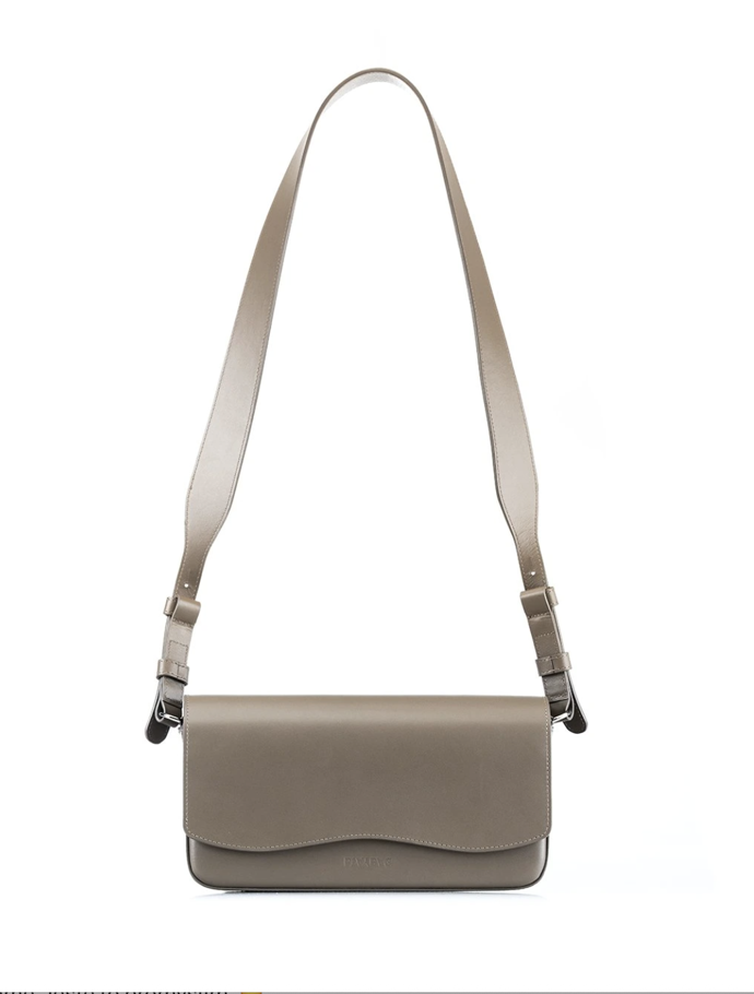 Kabelka Nori Taupe, Playbag, 5 990 Kč (kůže)
Kabelka Nori Taupe, Playbag, 5 990 Kč (kůže)