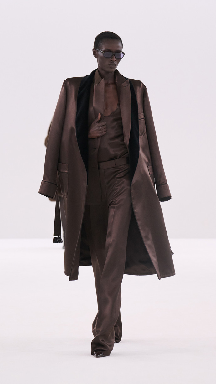 Tmavě hnědá je považována za vrchol elegance, ví to i Tom Ford
Tmavě hnědá je považována za vrchol elegance, ví to i Tom Ford