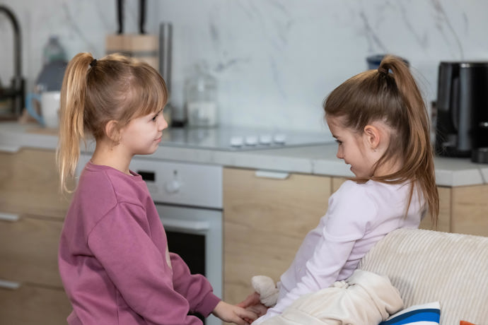 Nekonečný seriál Ulice sleduje dramatické osudy několika rodin žijících v sousedství
