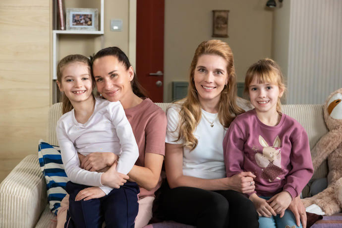 Nekonečný seriál Ulice sleduje dramatické osudy několika rodin žijících v sousedství
