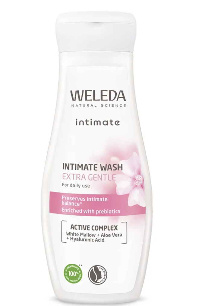 Weleda, intimní mycí gel extra jemný. Určený pro každodenní péči o vnější intimní oblast. Respektuje fyziologické pH, šetrně čistí a pomáhá udržovat přirozenou rovnováhu intimní oblasti, 249 Kč, prodává Košík
