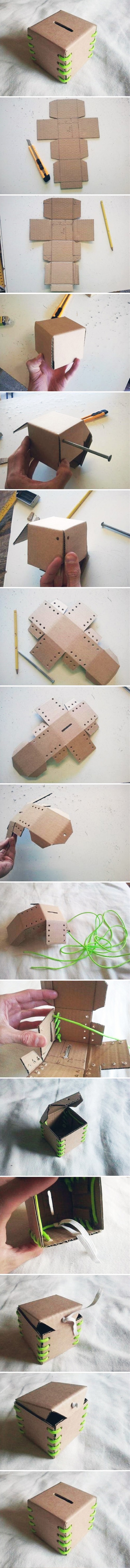 Na skládací pokladničku potřebujete jen větší kus kartonu a barevnou tkaničku, postup zvládne v pohodě i dítě. Foto: Fabdiy.com
