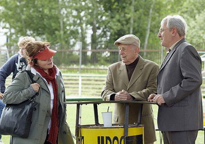 Seriál Gympl s ručením omezeným se objevil na obrazovkách v roce 2012. I zde Karel Heřmánek zazářil po boku dalších hereckých hvězd.
