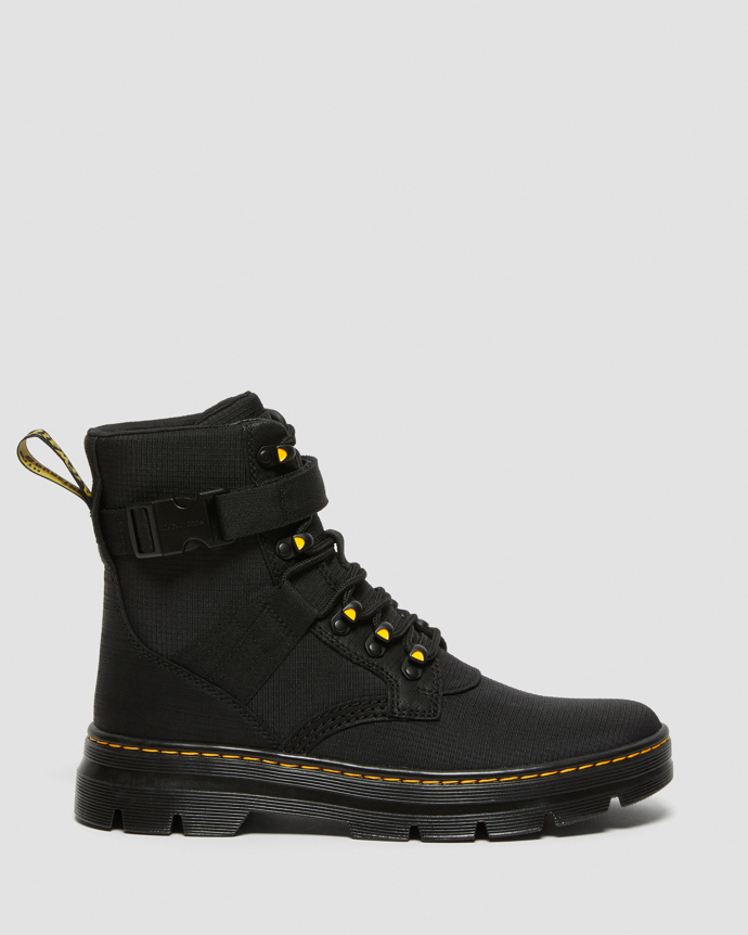 Dr. Martens, od 2700 Kč
