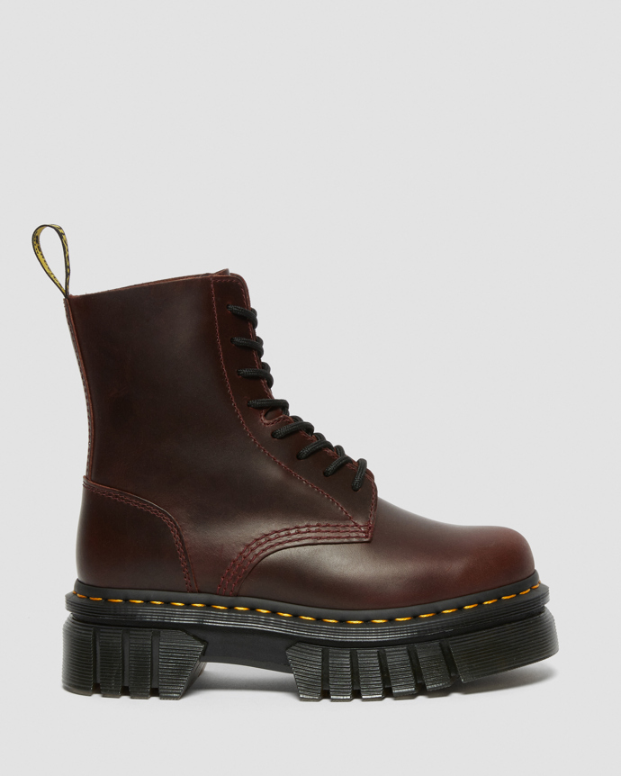 Dr. Martens, od 5025 Kč
