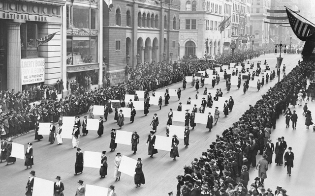 Womens_suffragists_parade_in_New_York_City_in_1917_carrying_placards_with_signatures_of_more_than_a_million_women Womens_suffragists_parade_in_New_York_City_in_1917_carrying_placards_with_signatures_of_more_than_a_million_women