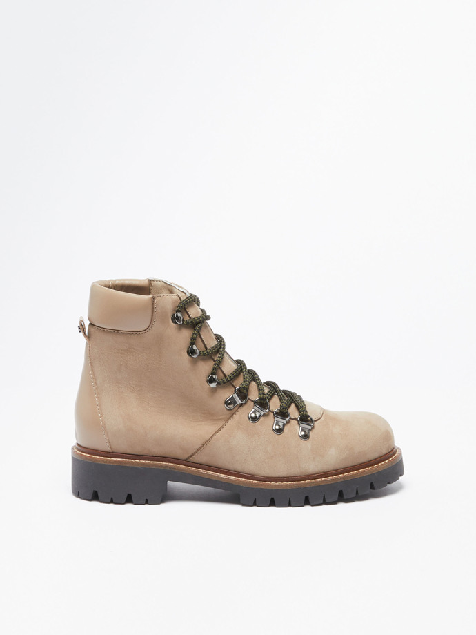 Weekend Max Mara, 9200 Kč
