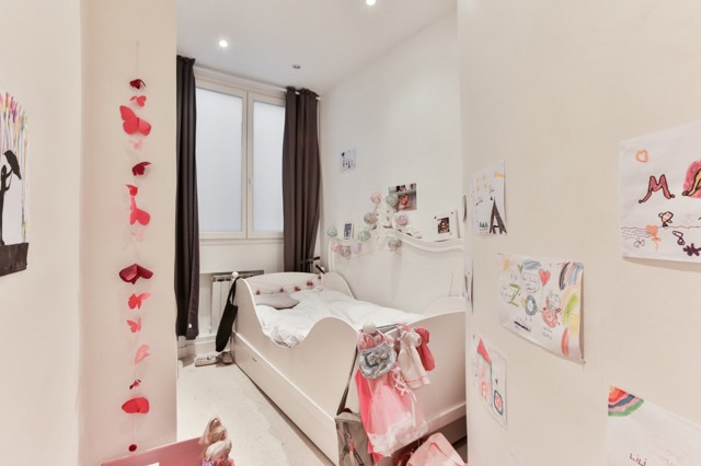 girl_child_decoration_white_walls_baby_room-1286903 girl_child_decoration_white_walls_baby_room-1286903