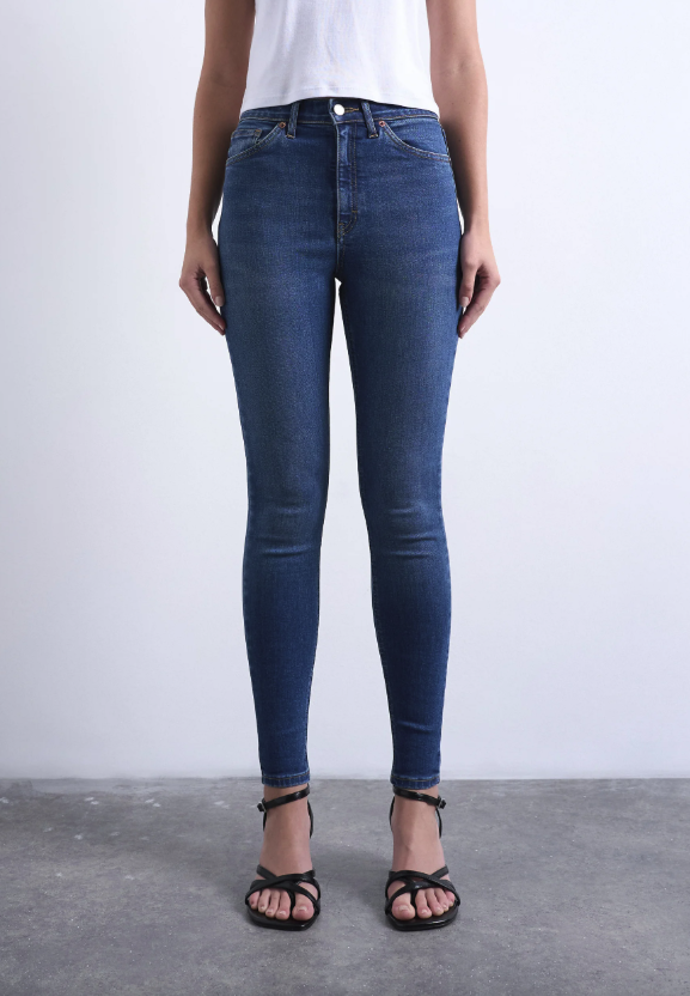 Džíny slim Topshop, 1 064 Kč, prodává Zalando
