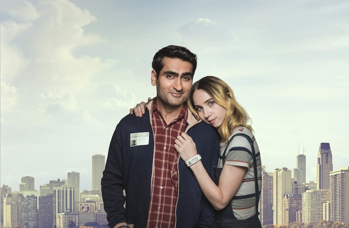 1. Jít do kina
Na co? Třeba na americkou romantickou komedii Pěkně blbě, thriller o pomstě Odnikud, ve kterém v hlavní roli exceluje Diane Kruger, v Cannes oceněná za nejlepší ženský herecký výkon. Ve stejné sekci Horizonty pak budou uvedeny i další dva filmy, které si svou světovou premiéru odbyly v hlavní soutěži letošního ročníku festivalu v Cannes – rodinné drama Happy End oscarového režiséra Michaela Hanekeho a futuristické podobenství Měsíc Jupitera maďarského režiséra Kornéla Mundruczóa. V neposlední řadě pak festivalový program nabídne také nový celovečerní dokumentární film Olgy Sommerové o pěvkyni a herečce Soně Červené s velmi prostým názvem Červená. Ten bude do běžné distribuce uveden až začátkem září.
