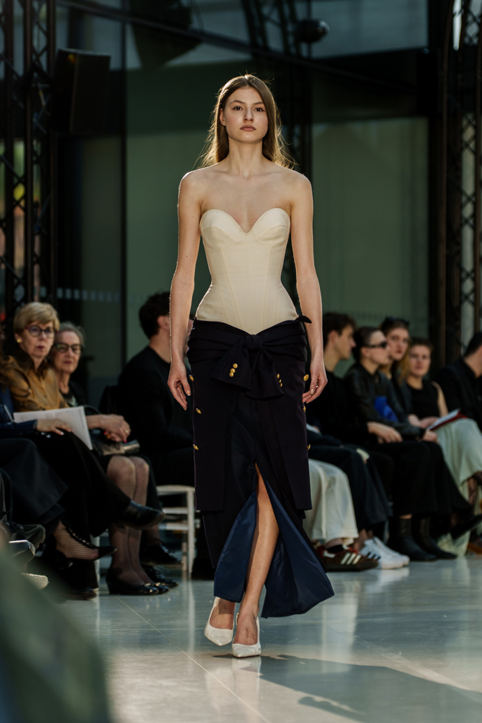 V soutěži pro mladé talenty Mattoni Young Fashion Stars zvítězil Kryštof Bača, získal možnost prezentace na KVIFF 2026
