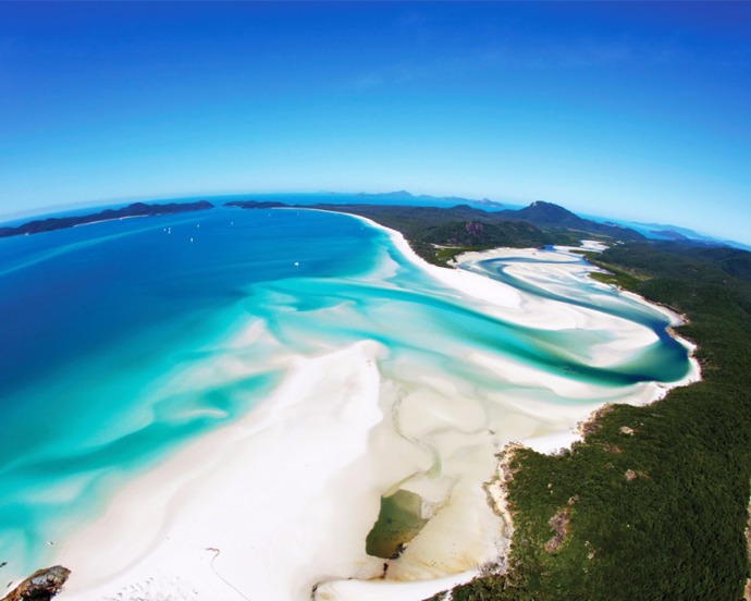 Pláž leží na ostrově Whitsunday, který administrativně patří pod australský stát Queensland, a je zřejmě nefotografovanější pláží v Austrálii. CNN ji před pěti lety vyhlásilo za nejmíň znečištěnou pláž na světě.