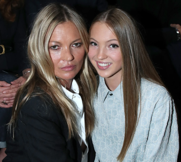 Kate Moss a Lila Grace Moss Hack jsou si neskutečně podobné. 
