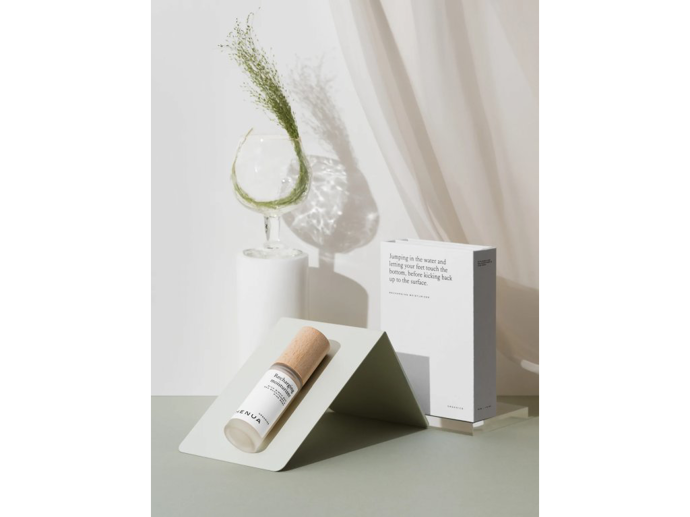 Poté doporučujeme použít hydratační krém finské značky Henua Organics, 1 690 Kč, Marjalla
