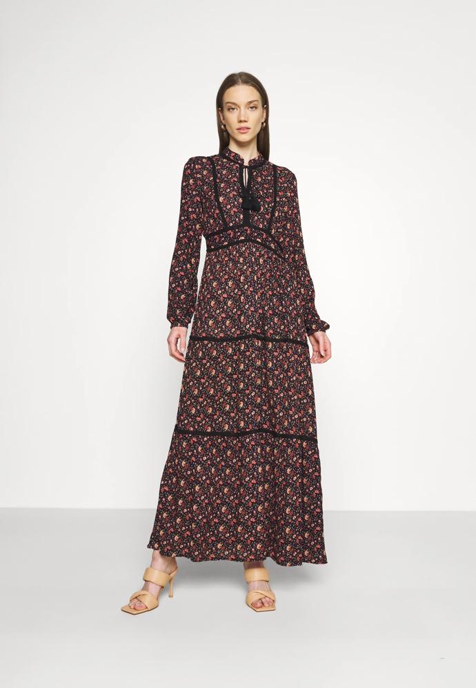 Vero Moda, VMALICE ANCLE DRESS - Maxi šaty - navy blazer, 1 080 Kč.
