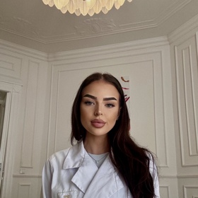 Simona Dobšinská, kosmetička, Face expert
Simona Dobšinská, kosmetička, Face expert