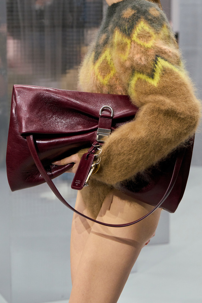 Acne Studios podzim/zima 2025-2026
Acne Studios podzim/zima 2025-2026