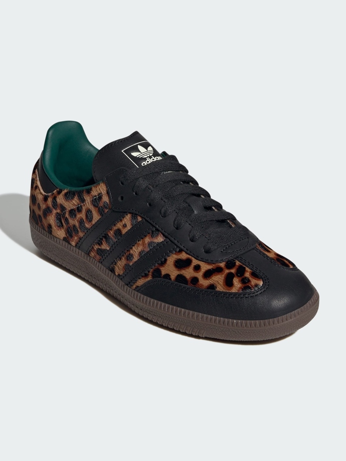 Adidas Originals, 3000 Kč
Adidas Originals, 3000 Kč