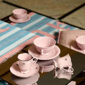 Výstava růžového porcelánu v Praze
