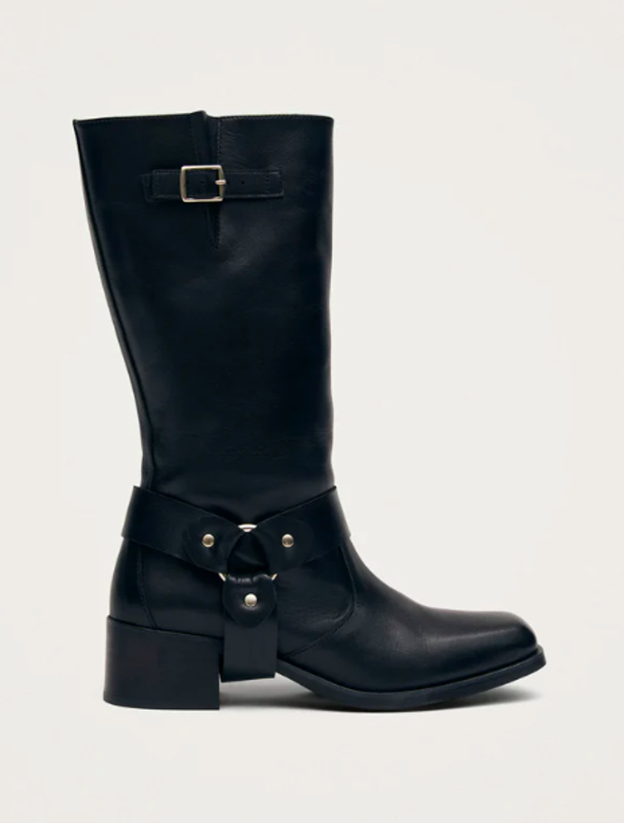 Alohas, 350 eur
Alohas, 350 eur