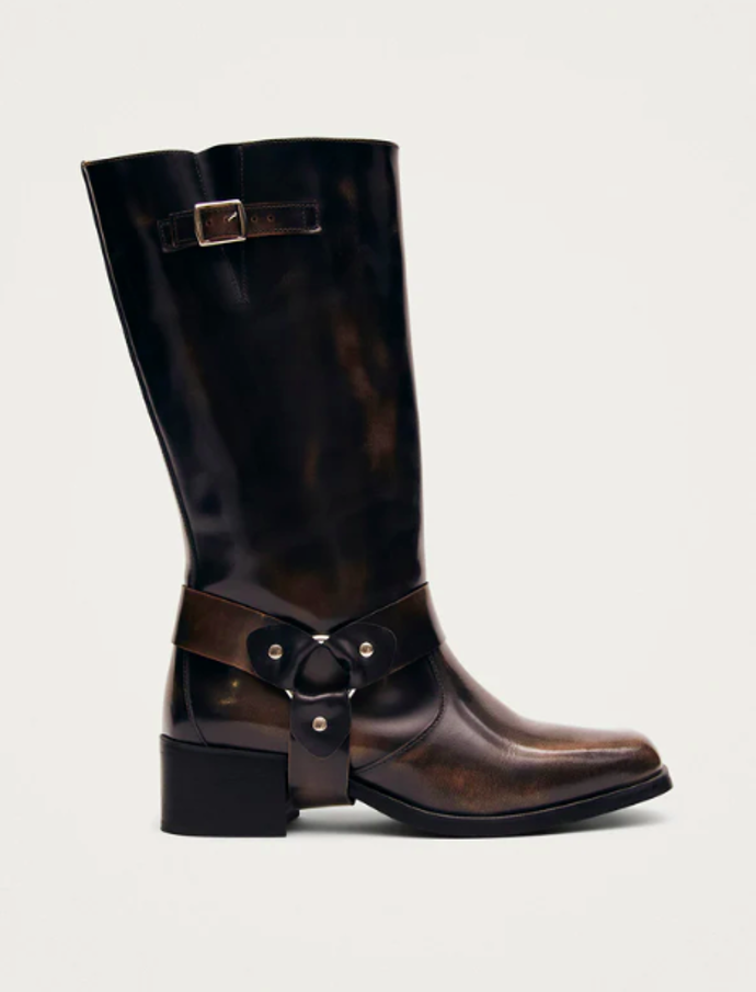 Alohas, 350 eur
Alohas, 350 eur
