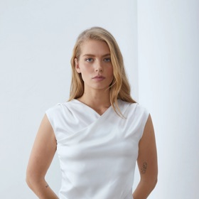 Halenka: Anna Field, 630 Kč
Halenka: Anna Field, 630 Kč