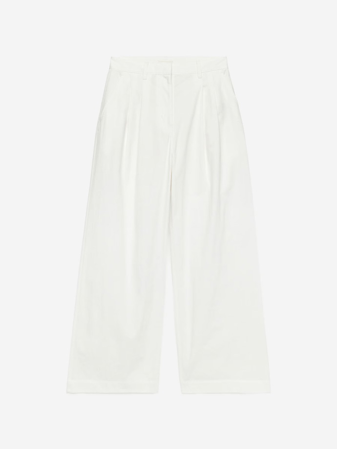 Kalhoty, Arket, 79 EUR
Kalhoty, Arket, 79 EUR