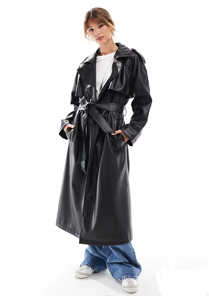 Černý kožený kabát, ASOS, 2407 Kč
