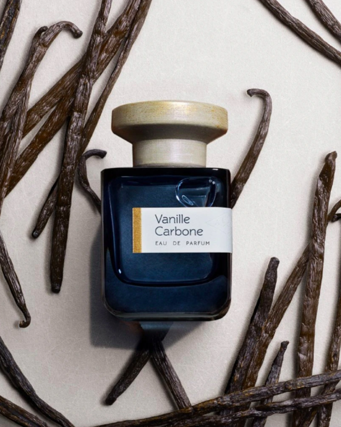 Atelier Materi – Vanille Carbone s vanilkou, černým a růžovým pepřem, kůží a kadidlem, 5750 Kč

